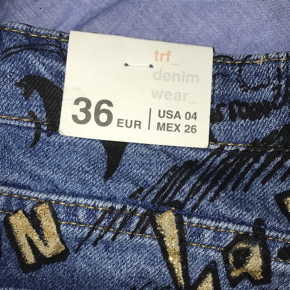 Rare Zara Graffiti Jean Shorts - Picture 7 of 7